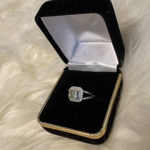 New 14k white gold fancy yellow wedding ring